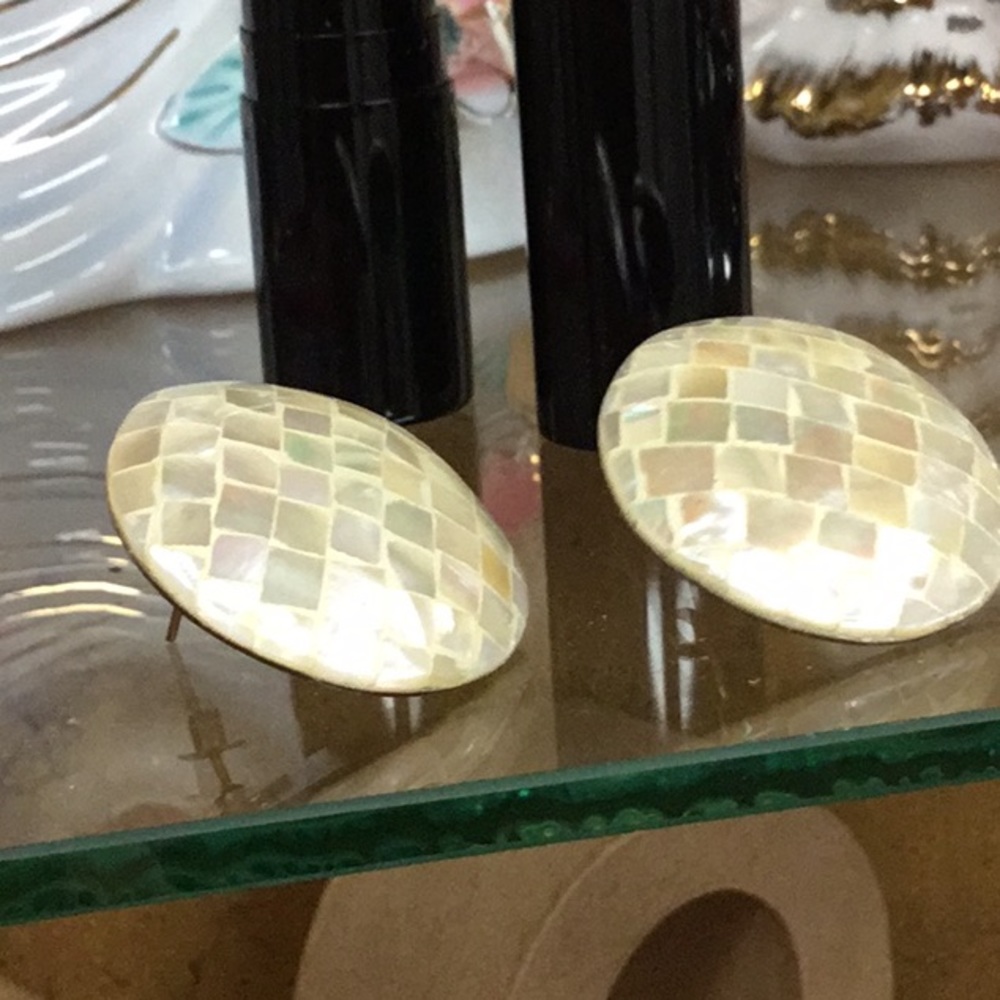 Shell earrings - Picture 2 of 4